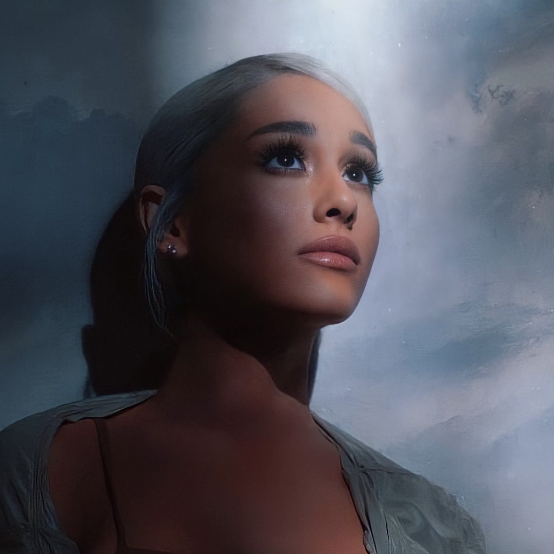 ARIANA-SWEETENER-ALT-COVER-OUTTAKE.jpg