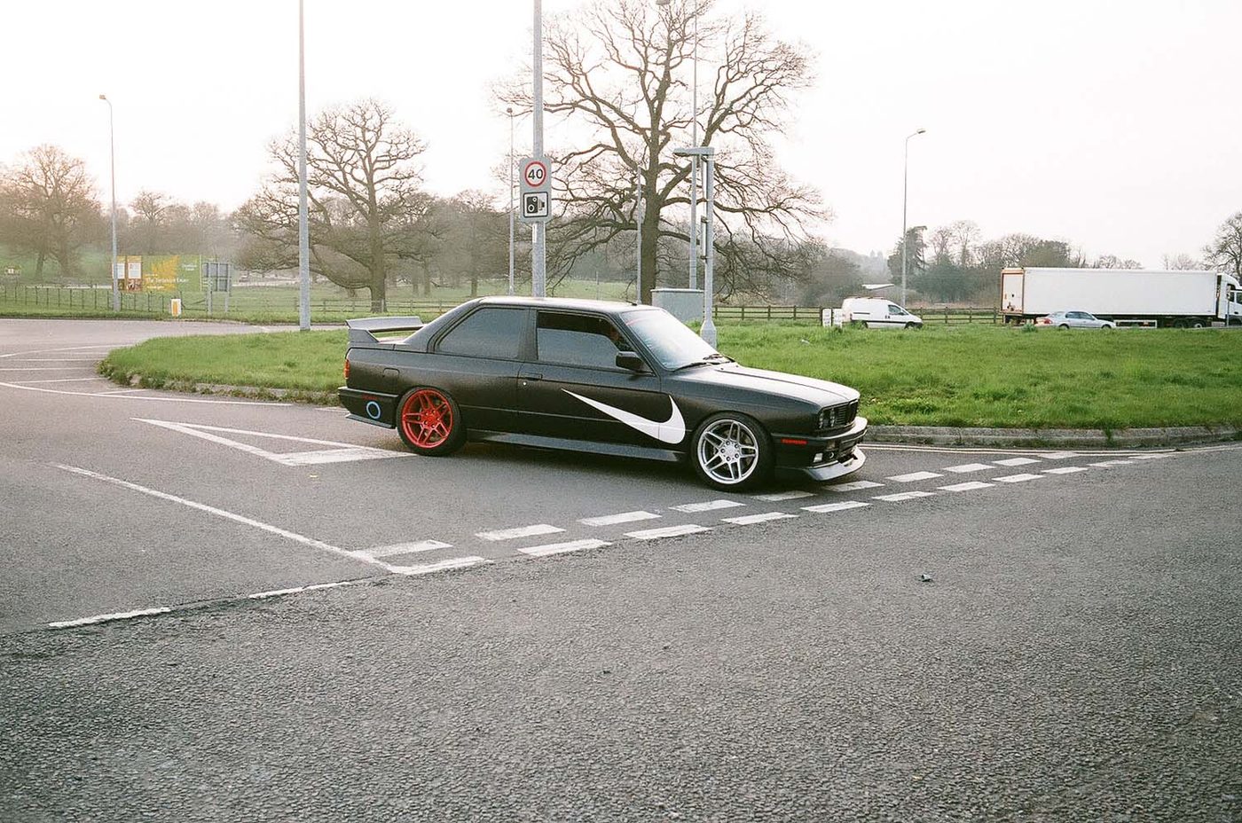 Nike BMW M3 E30 (1986-1991) [Maxime Ballesteros, iGNANT Photography].jpg